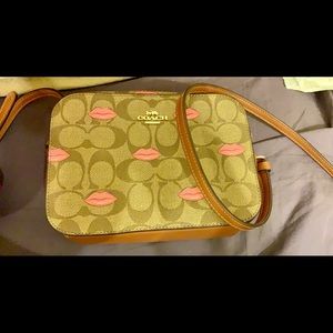 COACH mini crossbody LIP edition , sold out